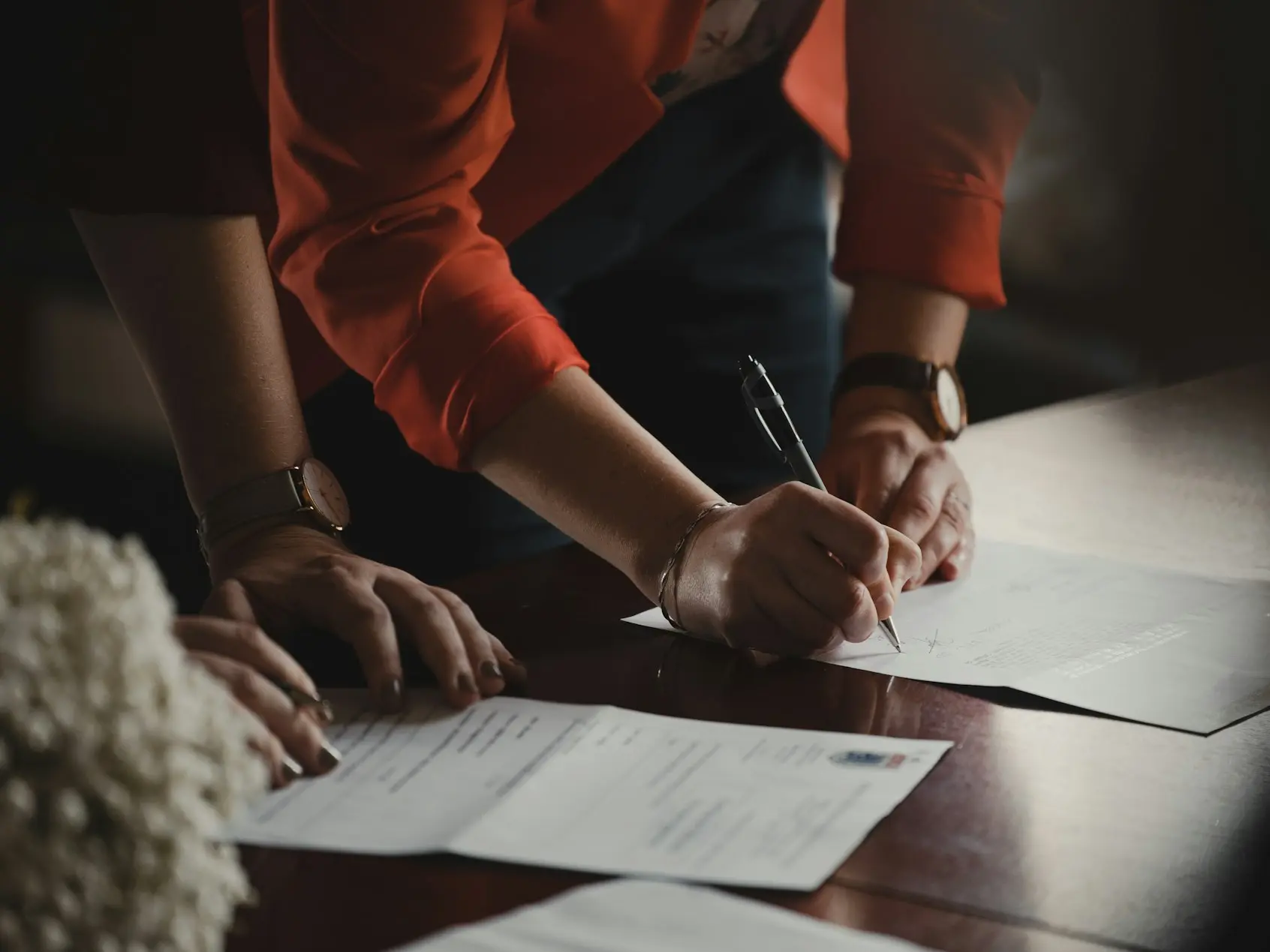 Ordering and Contract Finalization for China Sourcing Furniture sourcing order confirmation and contract signing in China