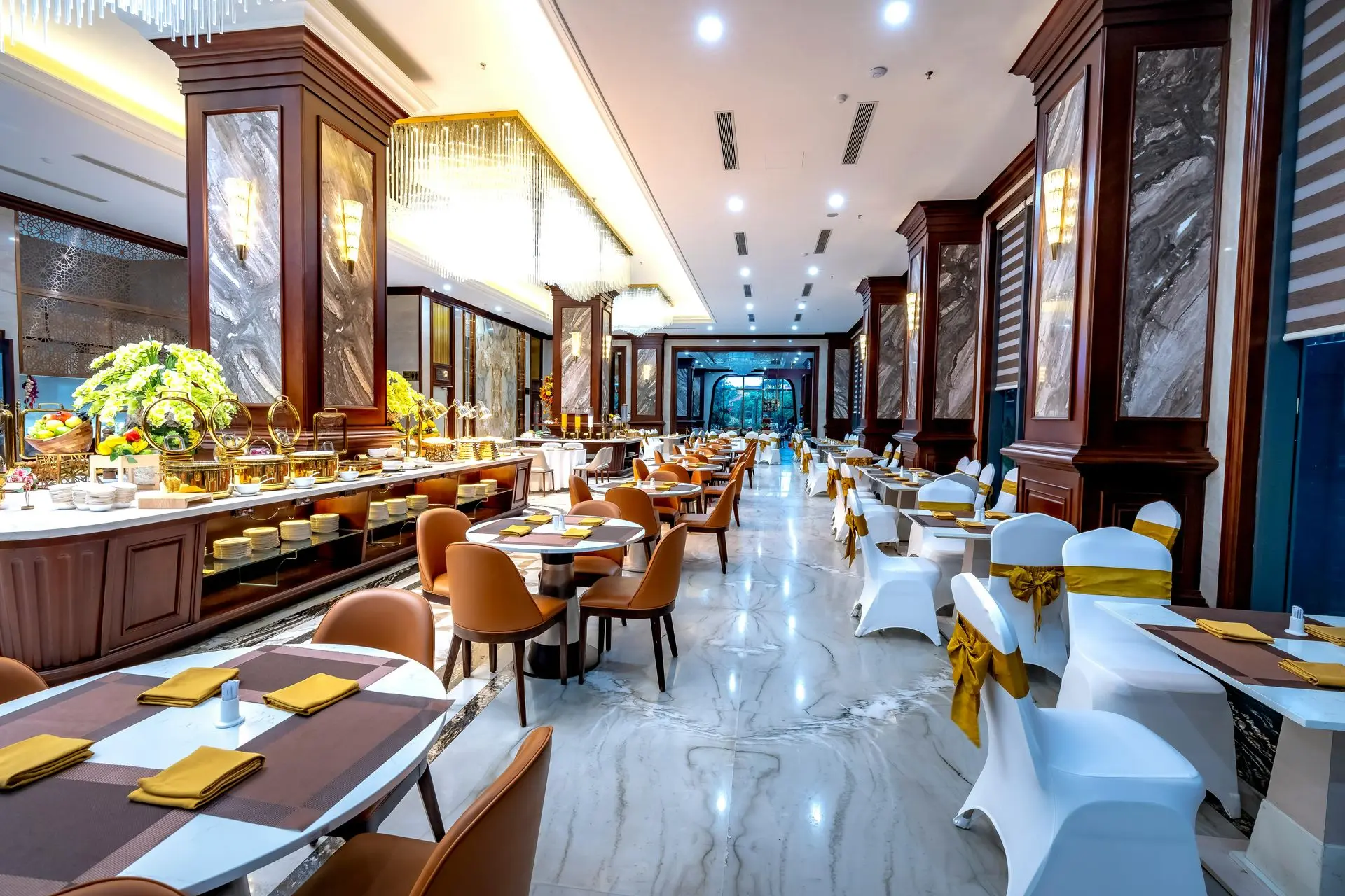 China Buffet Furniture for Hotels and Banquet Dining Setup China buffet furniture setup in luxury hotel with buffet counters and chafing dishes