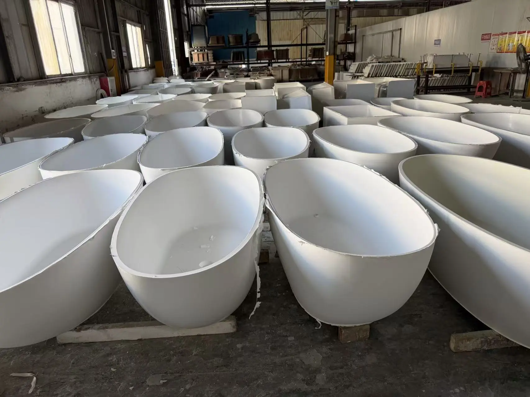Solid Surface Bathtub Manufacturing in China Factory Solid surface bathtub production in China factory with freestanding tubs