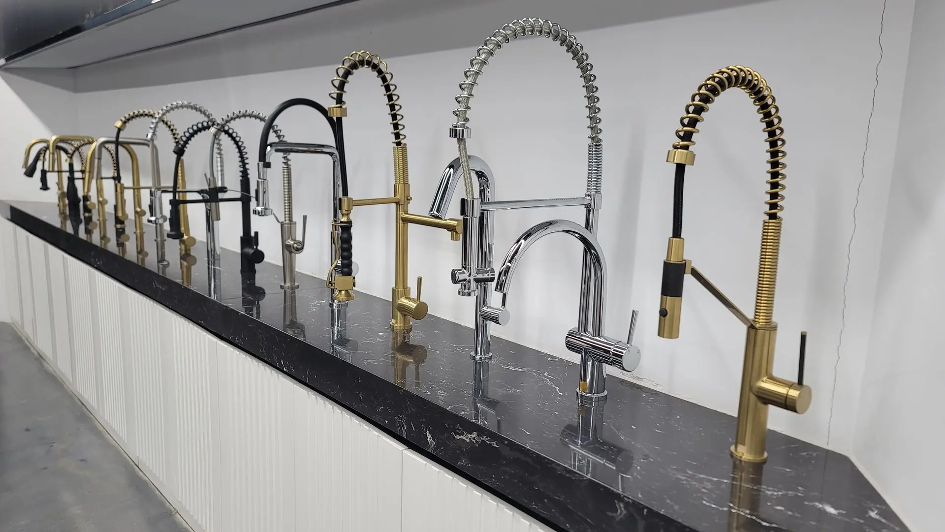 China private label sanitary ware faucets and mixers in chrome, matte black and brushed gold finishes