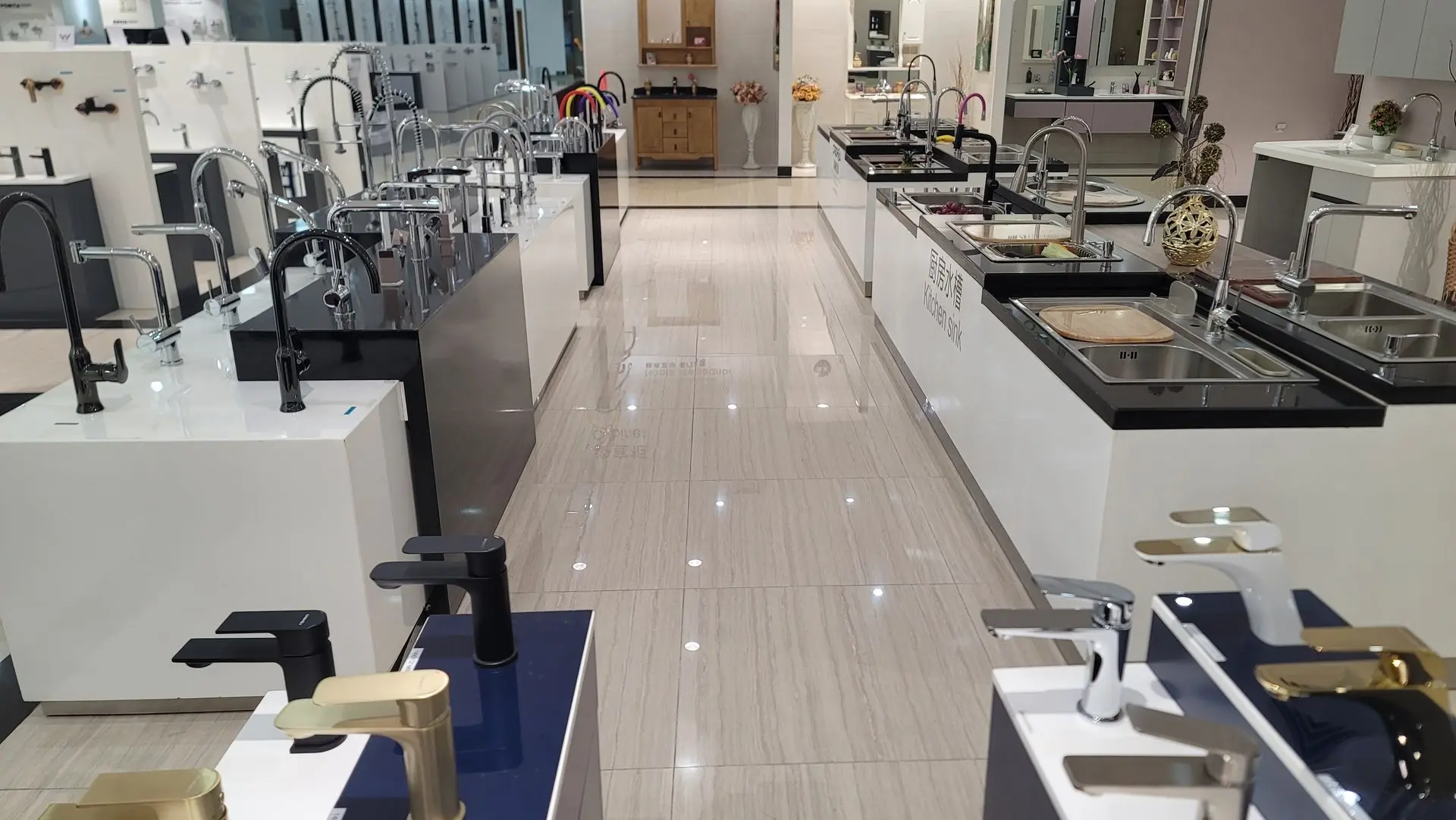 Sanitary Ware ODM Faucet Showroom in China