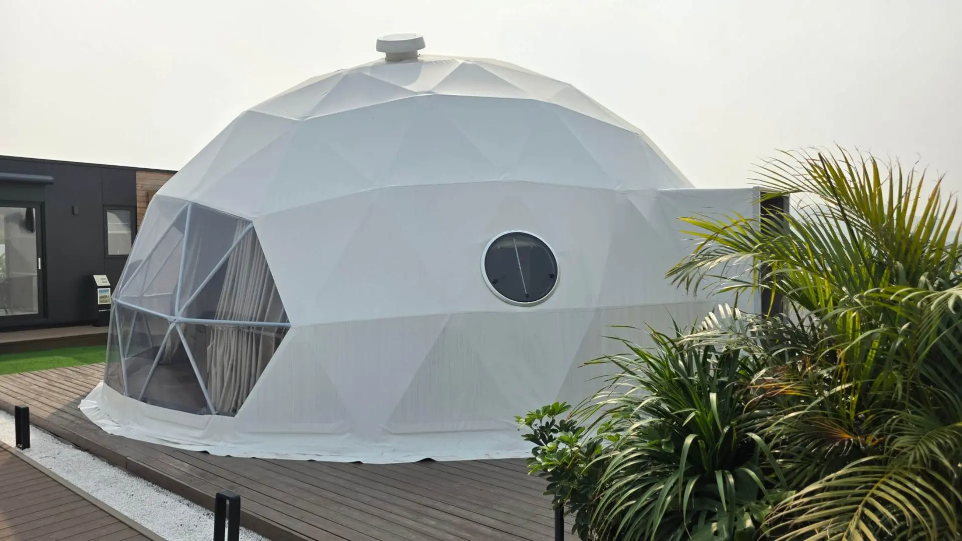 Modern China glamping tent dome accommodation for luxury outdoor resorts and eco-tourism projects