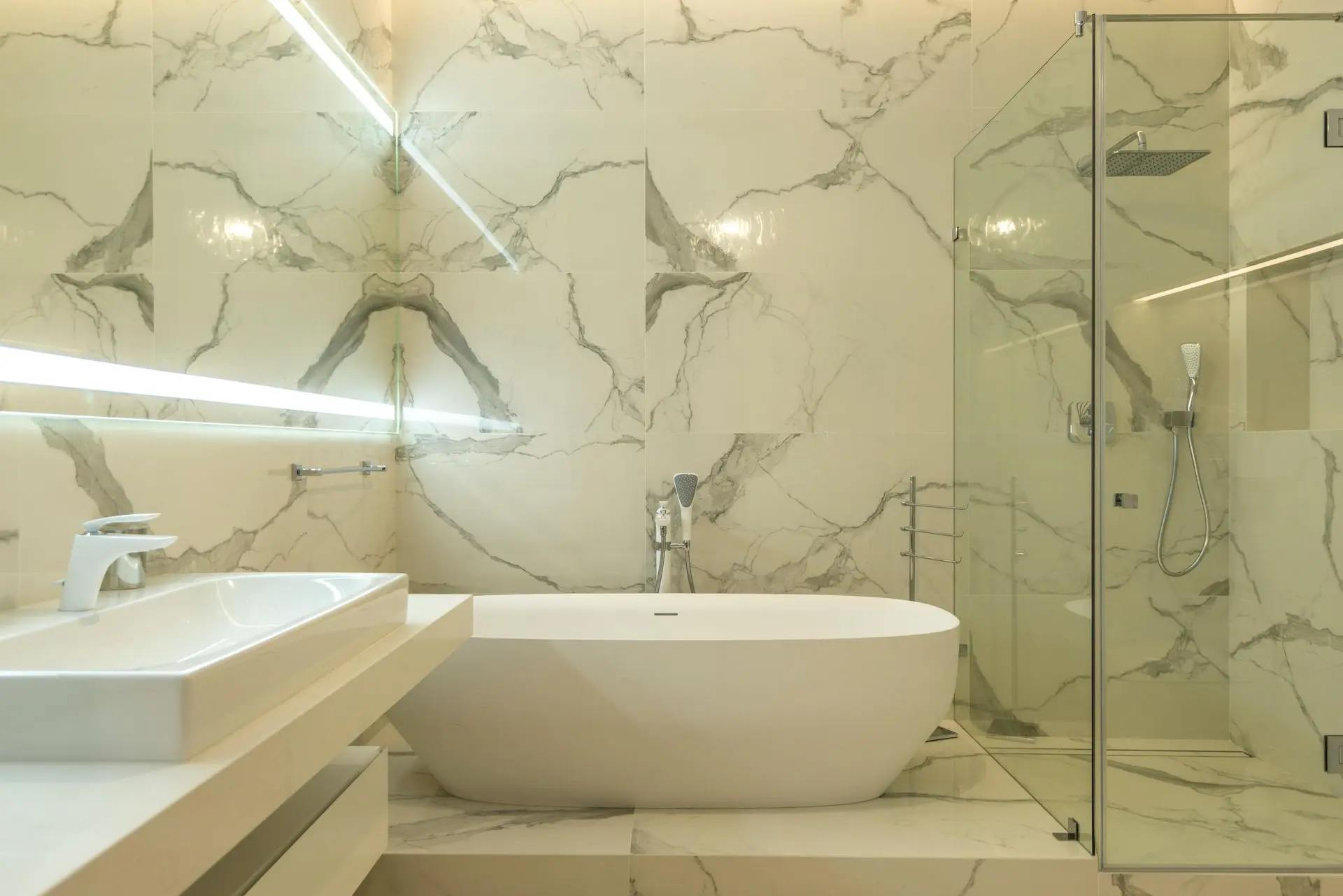 Modern Bathtub Material Design for Luxury Bathrooms Modern bathroom showcasing different bathtub material styles and luxury interior design