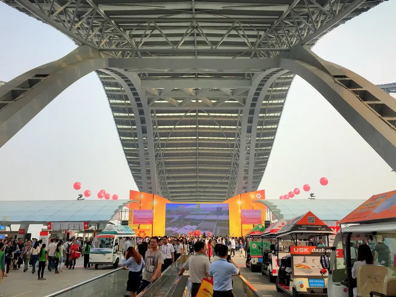 China Furniture Trade Fair for Supplier Sourcing Buyers attending a major furniture and sourcing trade fair in China to meet suppliers