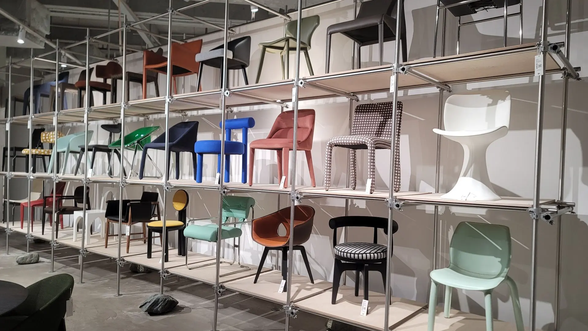 Variety of furniture designs available from Chinese manufacturers